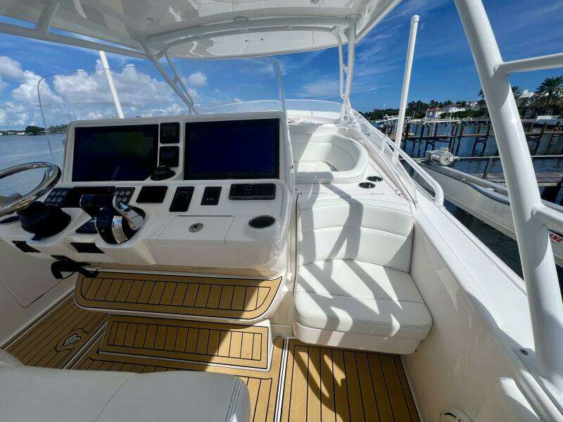 40ft Intrepid Yacht For Sale