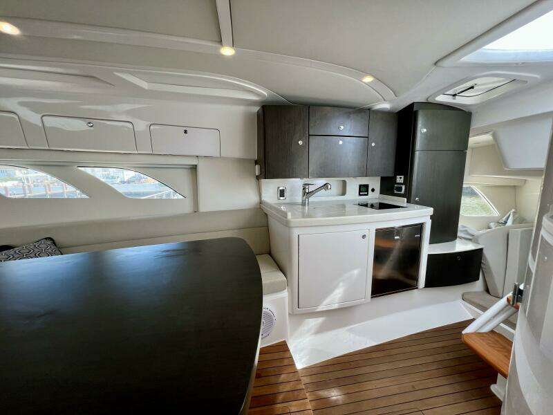 40ft Intrepid Yacht For Sale