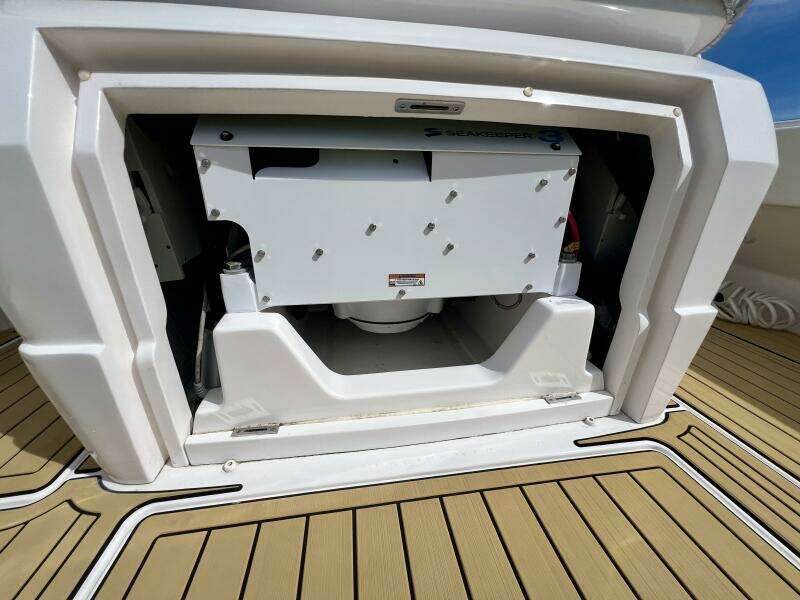 40ft Intrepid Yacht For Sale