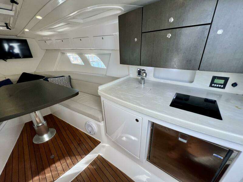 40ft Intrepid Yacht For Sale