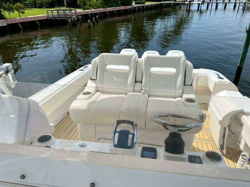 40ft Intrepid Yacht For Sale