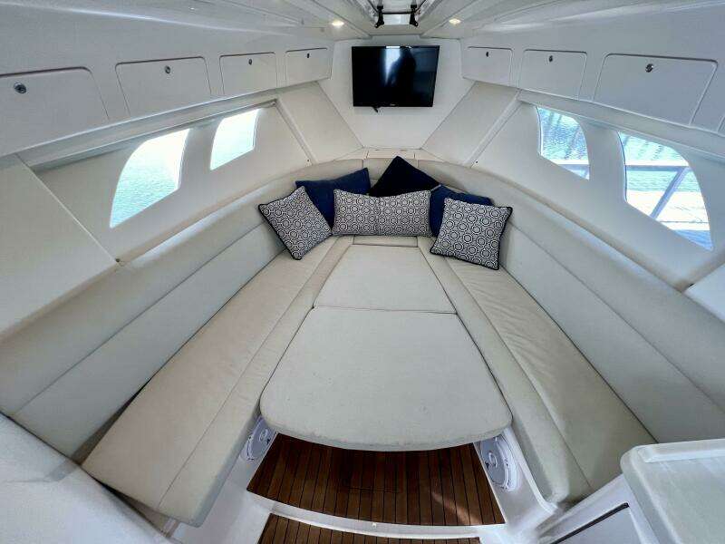 40ft Intrepid Yacht For Sale