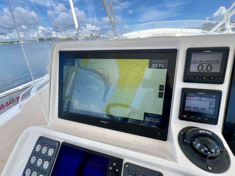 40ft Intrepid Yacht For Sale