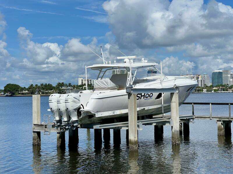 40ft Intrepid Yacht For Sale