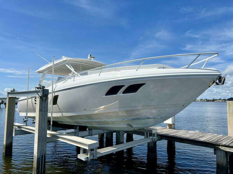 40ft Intrepid Yacht For Sale