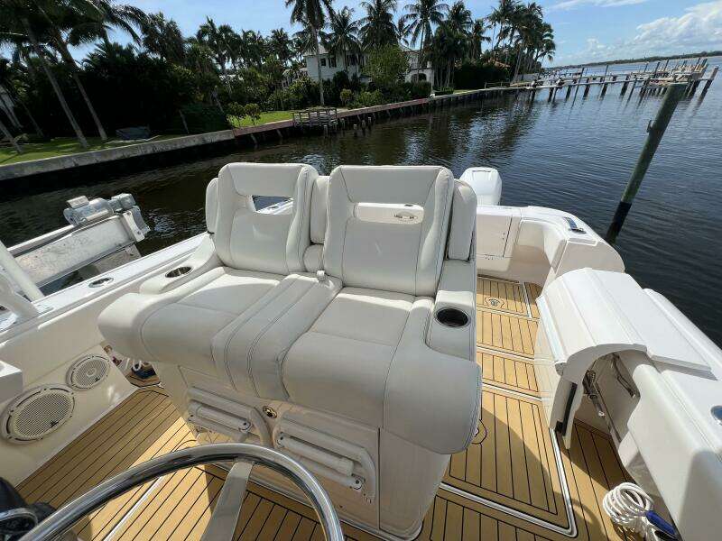 40ft Intrepid Yacht For Sale
