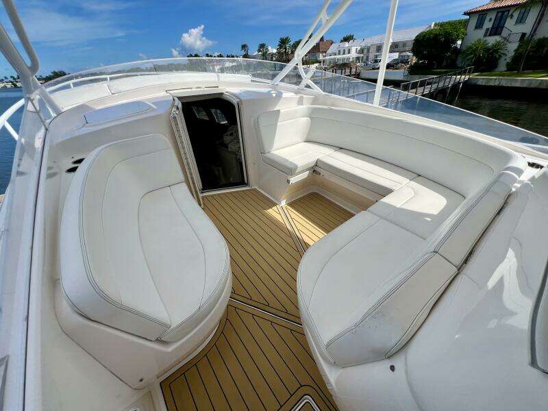 40ft Intrepid Yacht For Sale