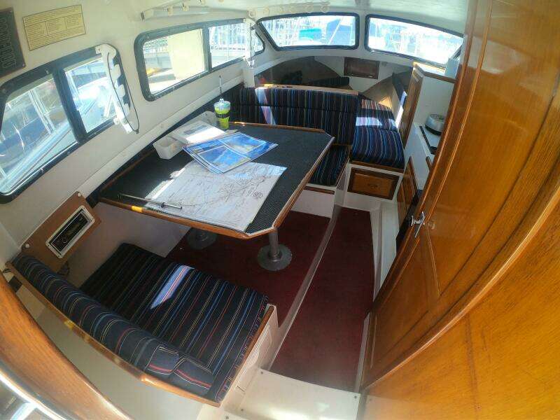 Deep Color 26ft Skipjack Yacht For Sale