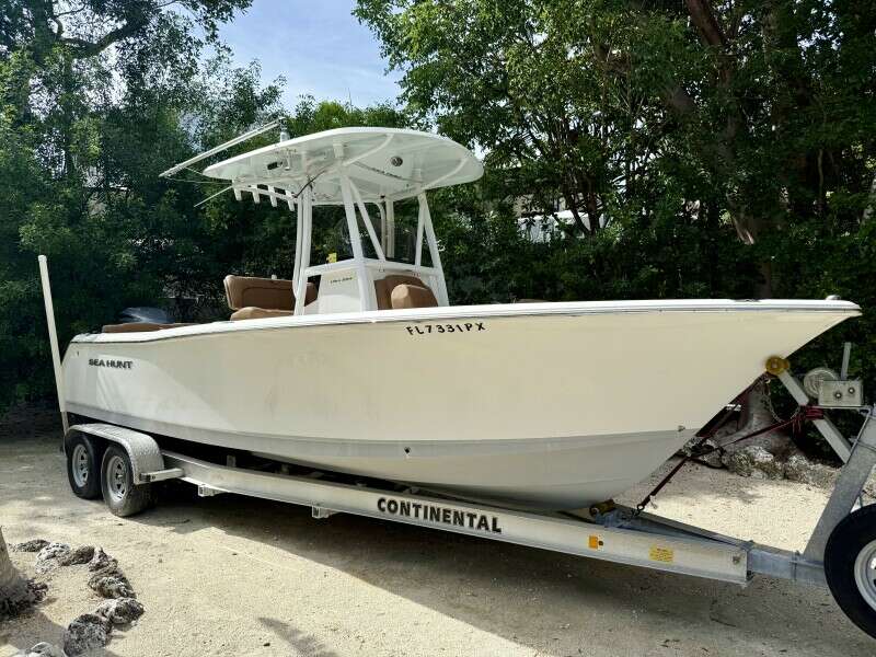 23ft Sea Hunt Yacht For Sale