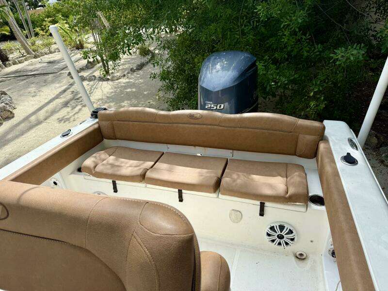 23ft Sea Hunt Yacht For Sale