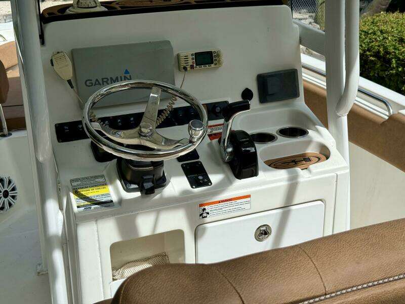 23ft Sea Hunt Yacht For Sale