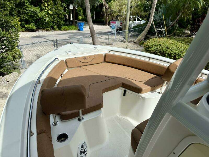 23ft Sea Hunt Yacht For Sale
