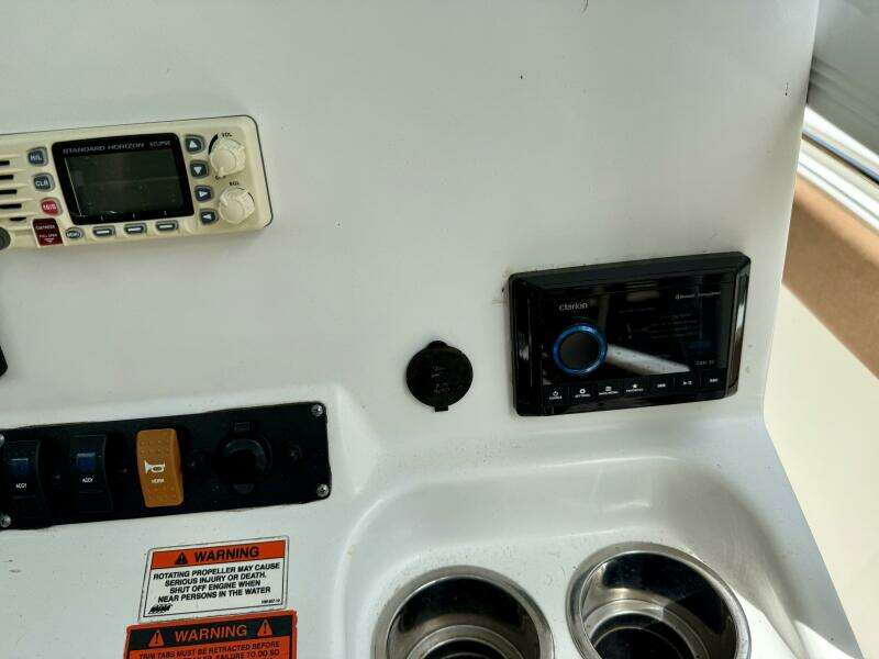 23ft Sea Hunt Yacht For Sale