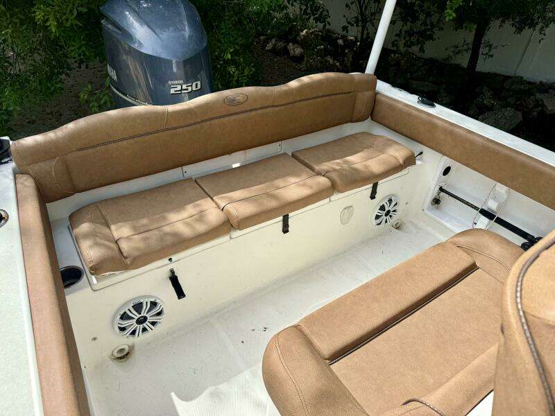 23ft Sea Hunt Yacht For Sale