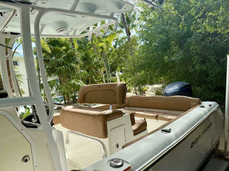 23ft Sea Hunt Yacht For Sale