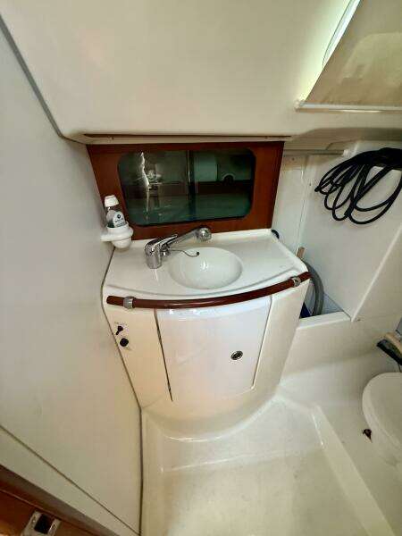 Incorrigible 31ft Beneteau Yacht For Sale