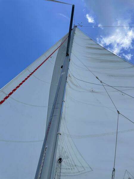 Incorrigible 31ft Beneteau Yacht For Sale