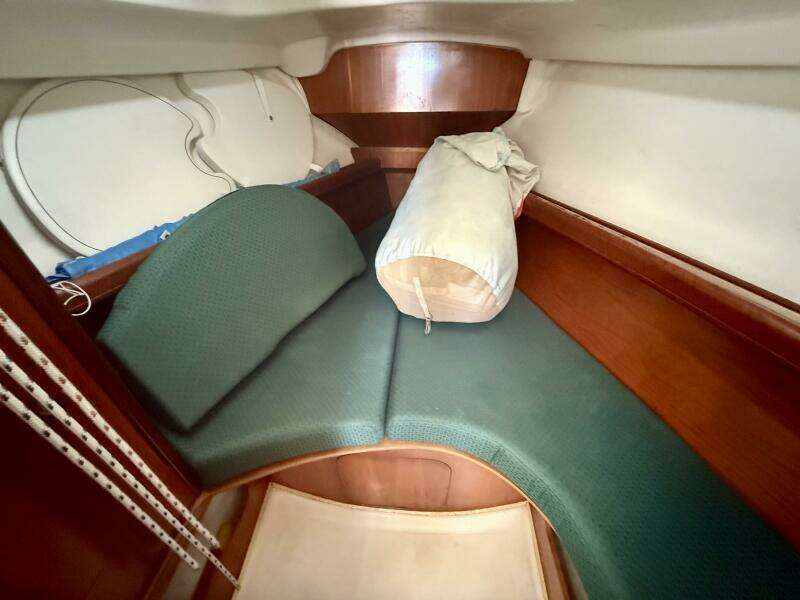 Incorrigible 31ft Beneteau Yacht For Sale