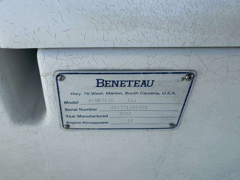 Incorrigible 31ft Beneteau Yacht For Sale