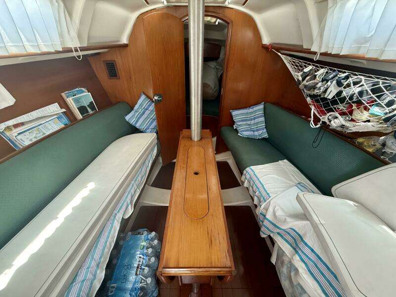 Incorrigible 31ft Beneteau Yacht For Sale