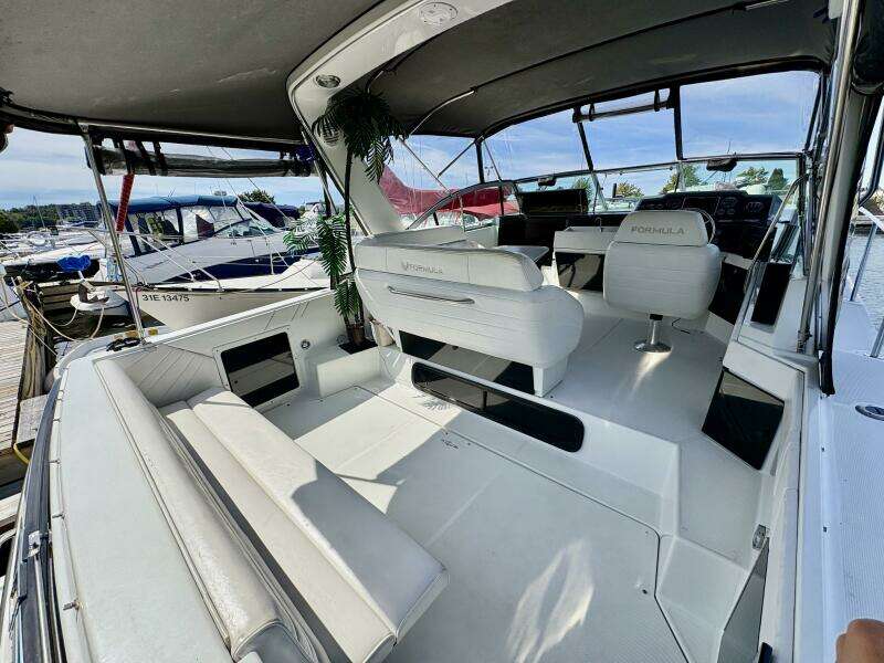 Chill FORMULA 35ft Formula Yacht For Sale