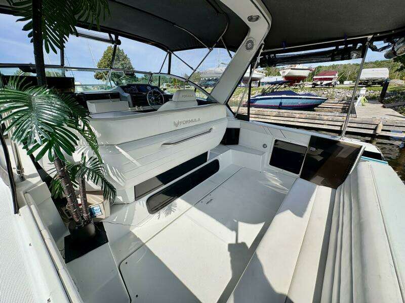 Chill FORMULA 35ft Formula Yacht For Sale