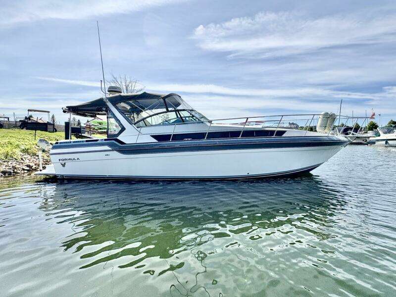Chill FORMULA 35ft Formula Yacht For Sale