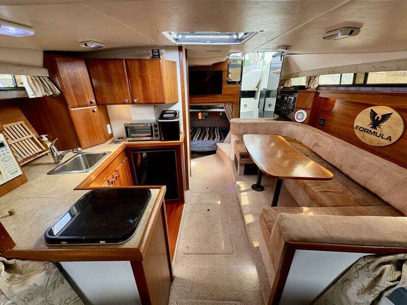 Chill FORMULA 35ft Formula Yacht For Sale
