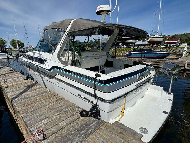Chill FORMULA 35ft Formula Yacht For Sale
