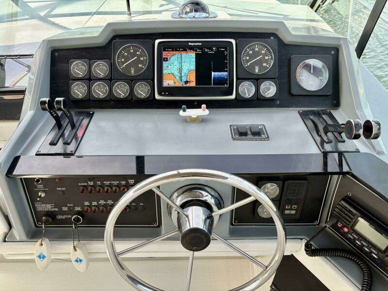 Chill FORMULA 35ft Formula Yacht For Sale