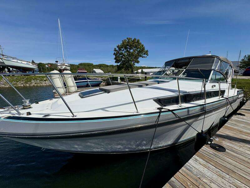 Chill FORMULA 35ft Formula Yacht For Sale