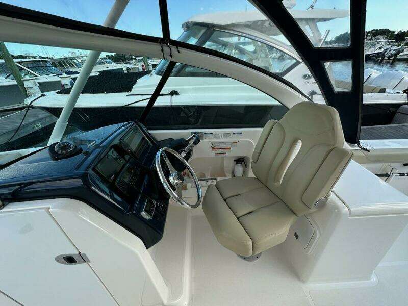 Cocamo 26ft Pursuit Yacht For Sale