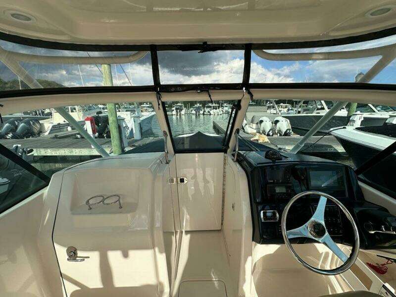 Cocamo 26ft Pursuit Yacht For Sale
