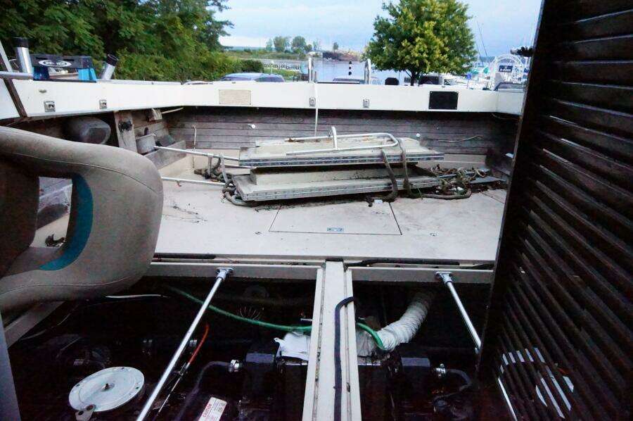 28ft Slickcraft Yacht For Sale