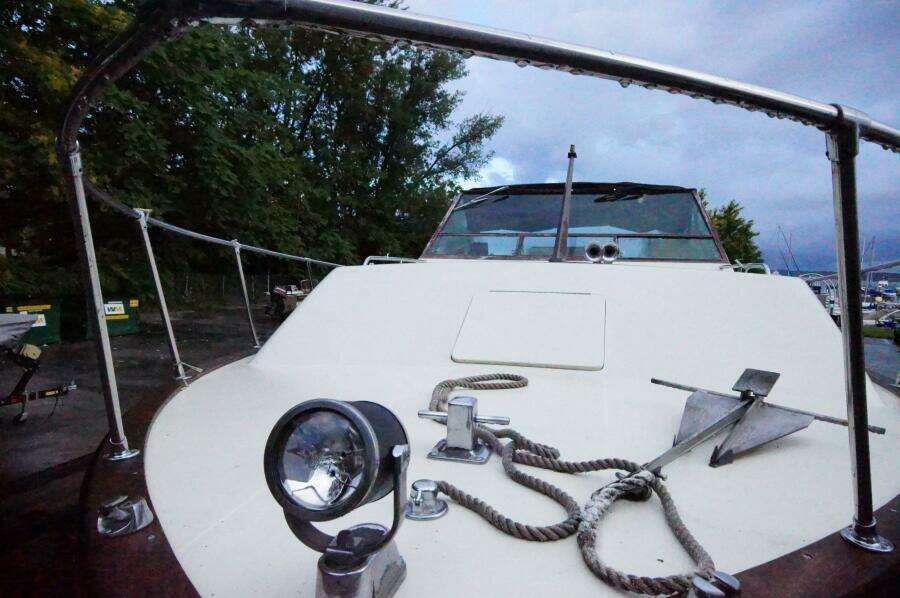 28ft Slickcraft Yacht For Sale