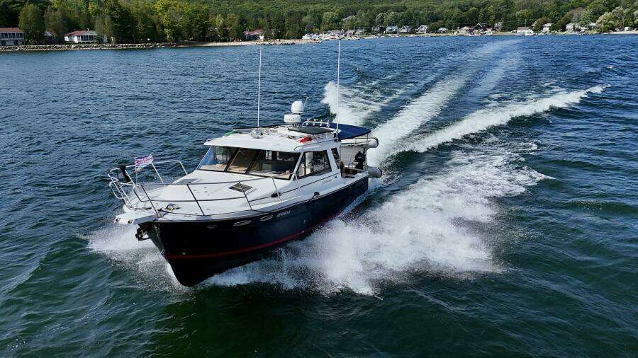 30ft Cutwater Yacht For Sale