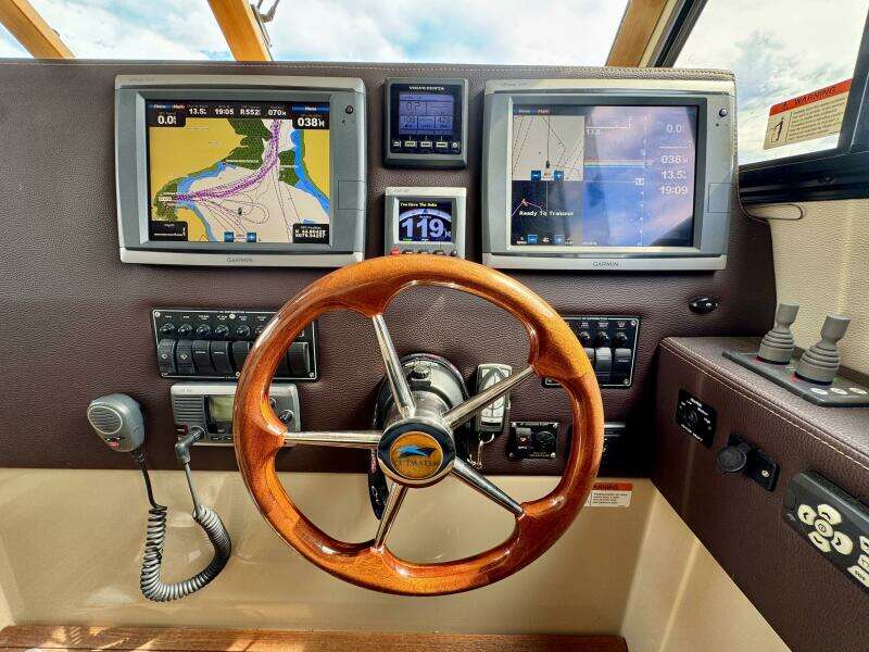 30ft Cutwater Yacht For Sale