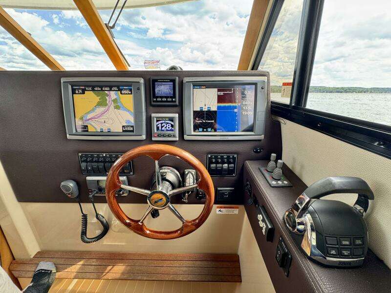 30ft Cutwater Yacht For Sale
