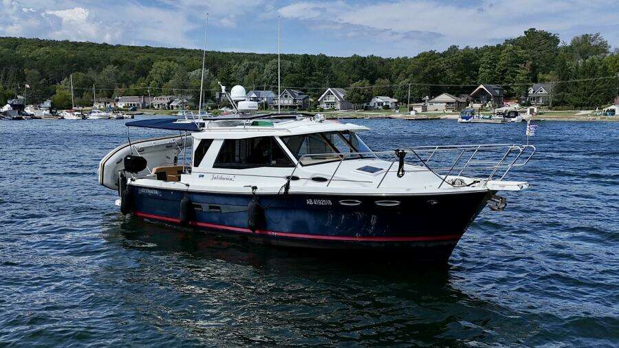 30ft Cutwater Yacht For Sale