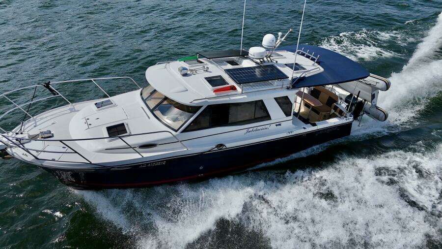 30ft Cutwater Yacht For Sale