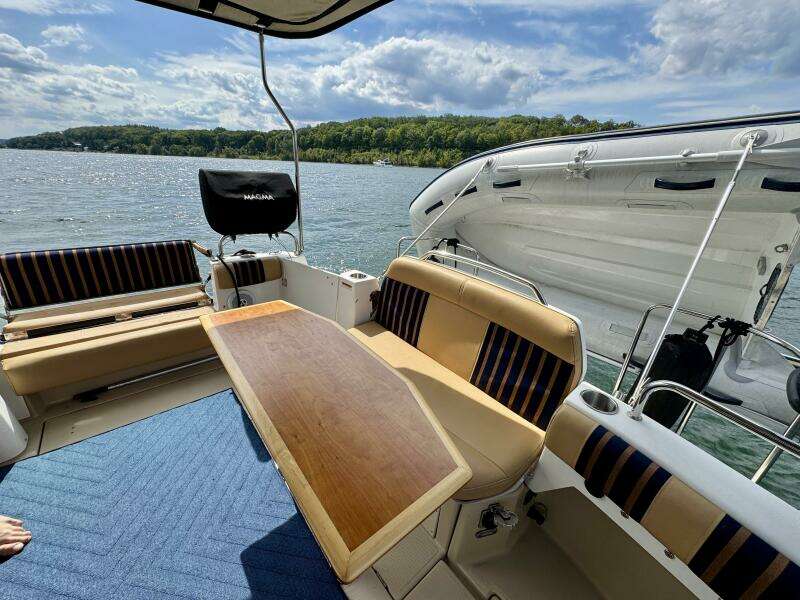 30ft Cutwater Yacht For Sale
