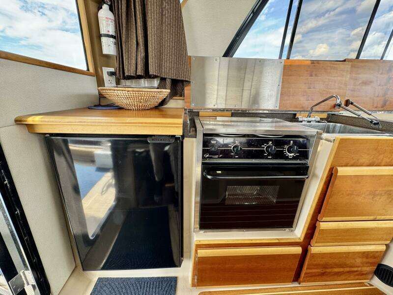30ft Cutwater Yacht For Sale