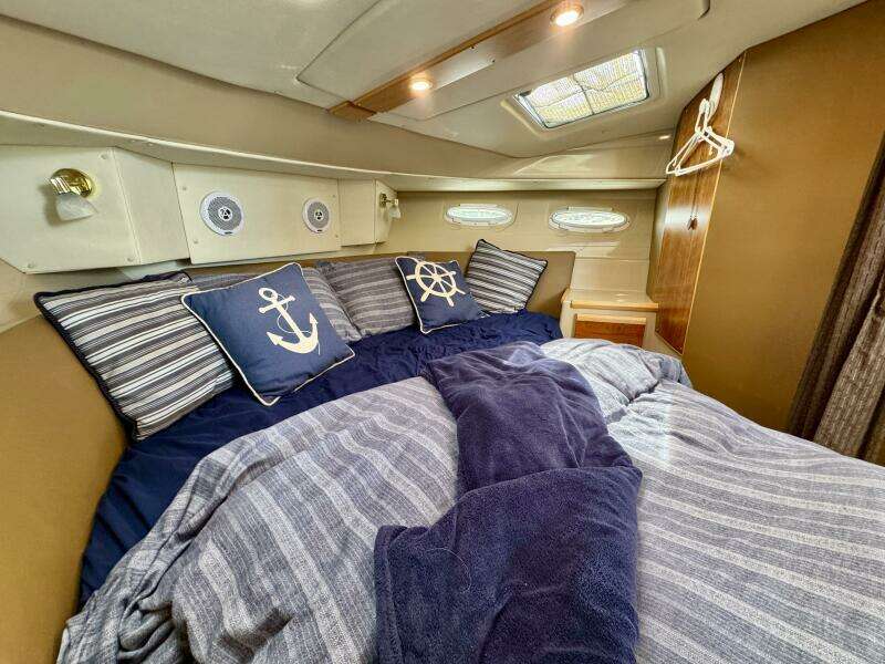 30ft Cutwater Yacht For Sale