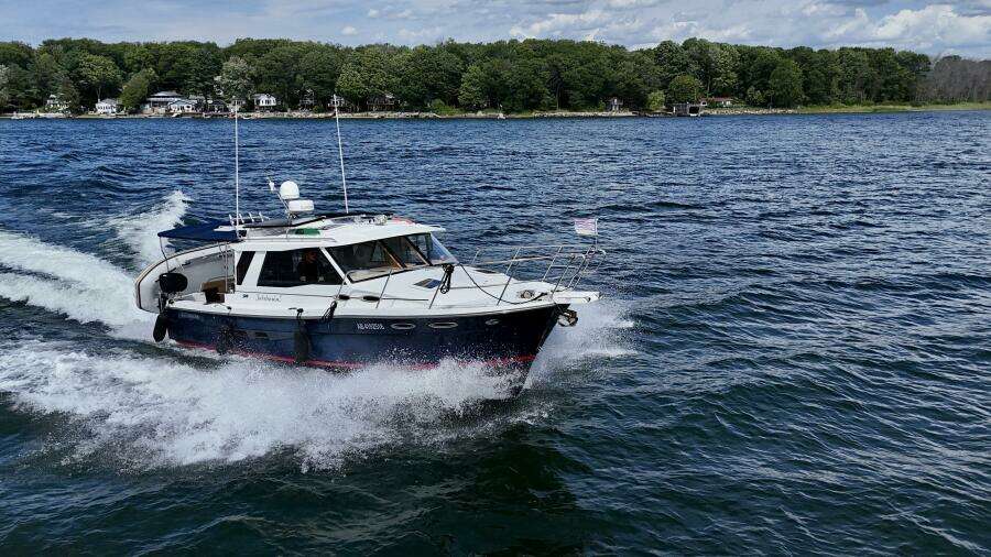30ft Cutwater Yacht For Sale