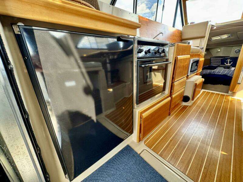 30ft Cutwater Yacht For Sale