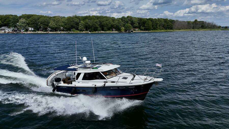 30ft Cutwater Yacht For Sale