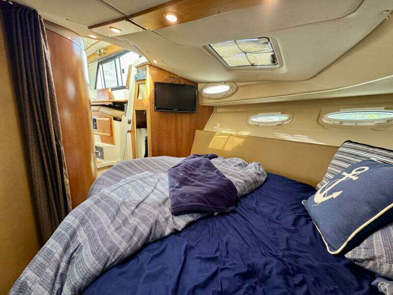 30ft Cutwater Yacht For Sale