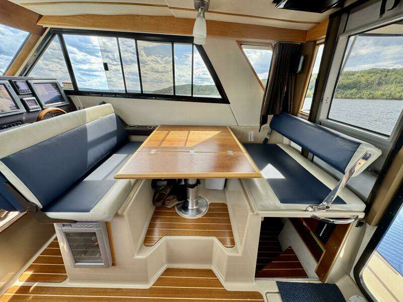 30ft Cutwater Yacht For Sale