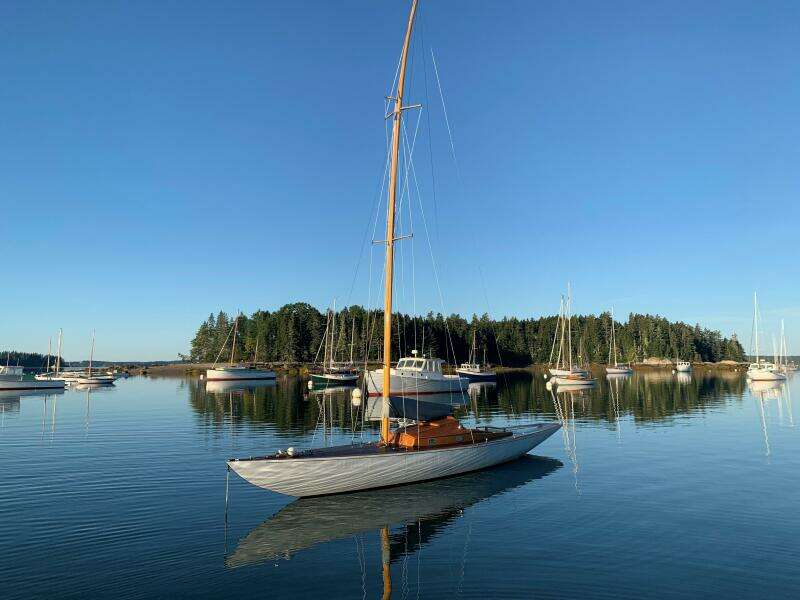 VIXEN 33ft Classic Yacht For Sale