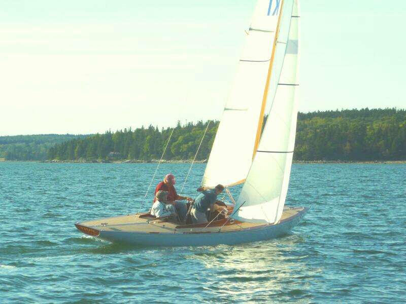 VIXEN 33ft Classic Yacht For Sale